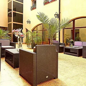 Trianon Otel